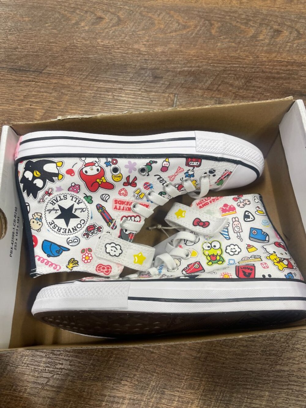 Converse x Hello Kitty & Friends Easy-On High Tops Kids 2Y - Picture 7 of 8